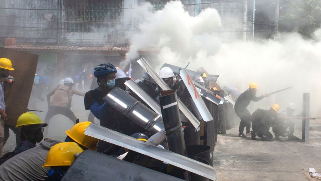 Mianmari sheh ditën më të përgjakur të protestave – 38 të vrarë