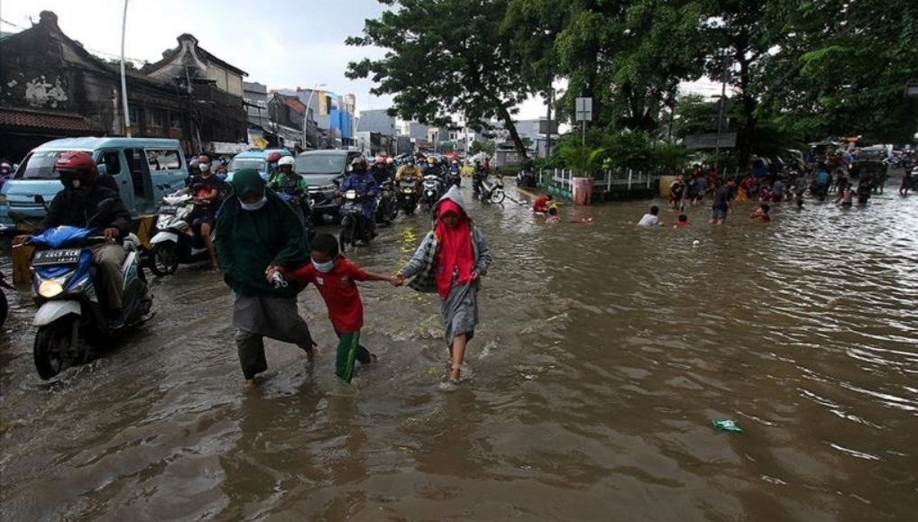 Përmbytje në Indonezi, të paktën 44 të vdekur