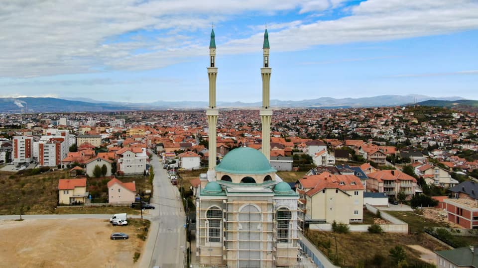 BIK: Namazi i Bajramit do të falet me kapacitet të plotë nëpër xhami