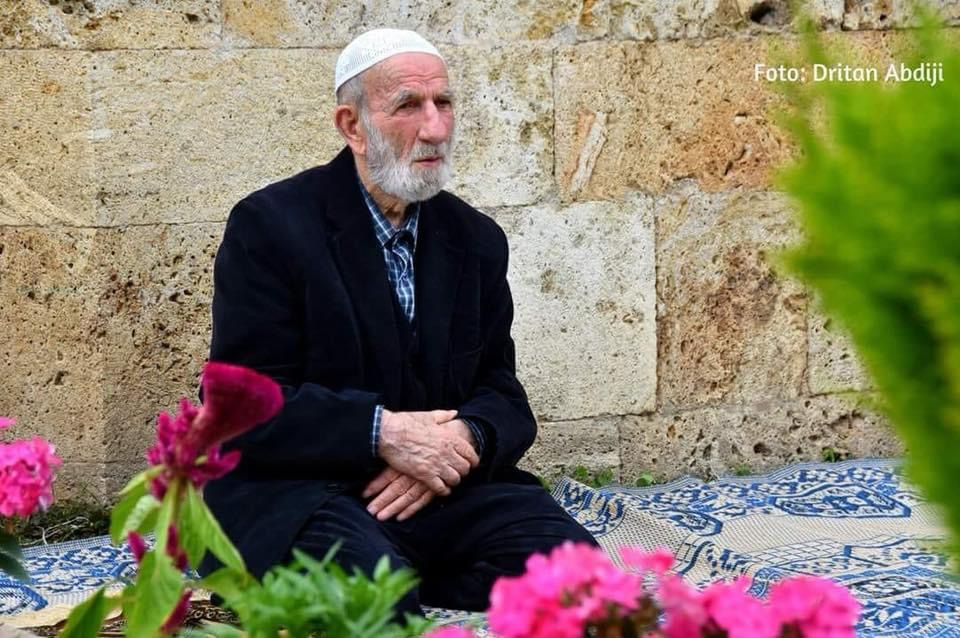 Ndërron jetë “mualimi më i mirë në botë” nga Tetova, mulla Mahmud ef. Asllani