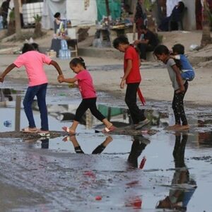 Agjencia e OKB-së paralajmëron për shpërthimin e kolerës në Gaza mes mungesës së madhe të uji